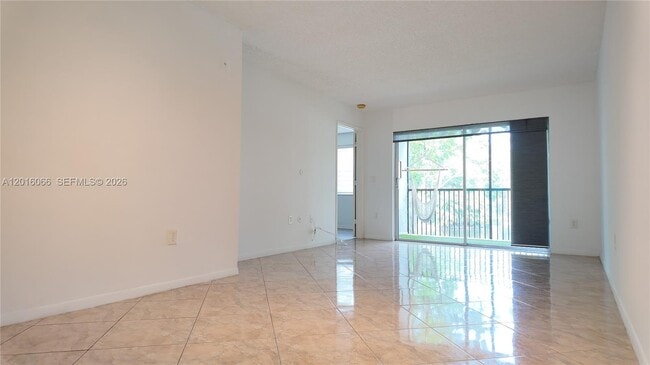 Building Photo - 2236 N Cypress Bend Dr