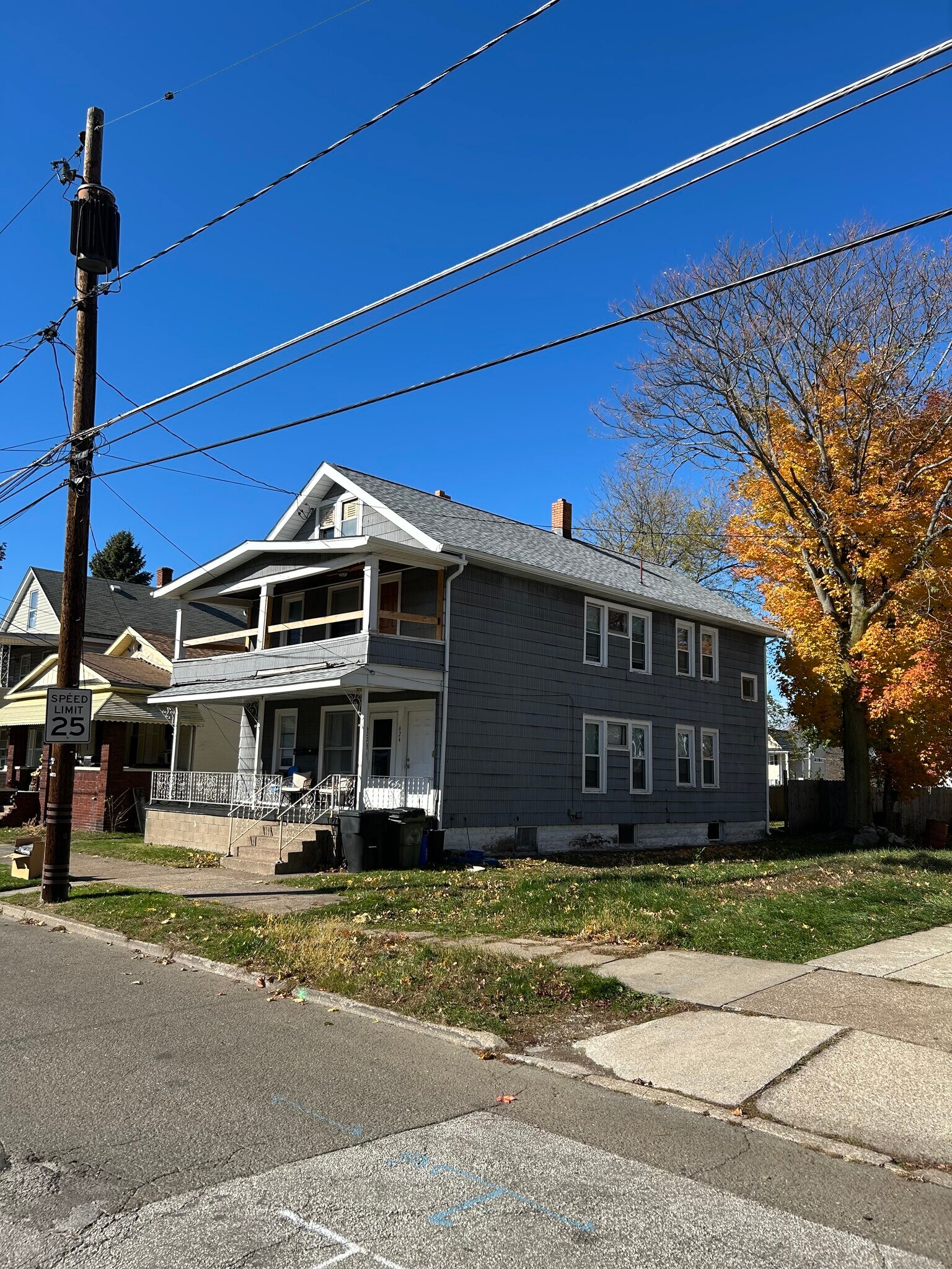 Building Photo - 624 E 24th St