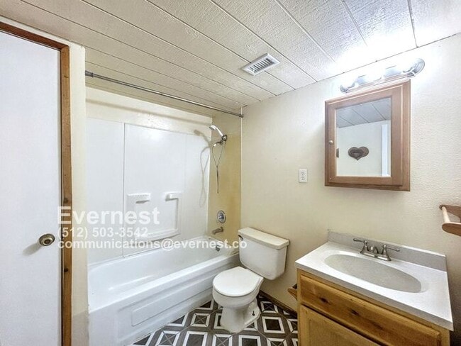 Building Photo - PROMO:  50% off im first full months rent! 1-Bedroom, 1.5-Bathroom Home with Modern Amenities / P...