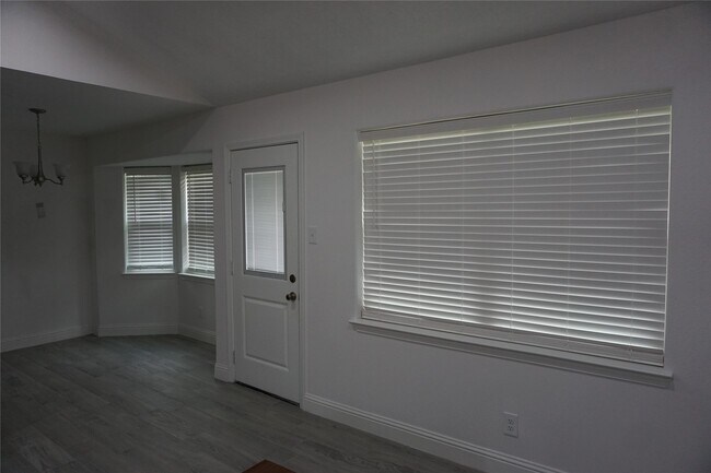 Building Photo - 15806 Sulky Trail Ct