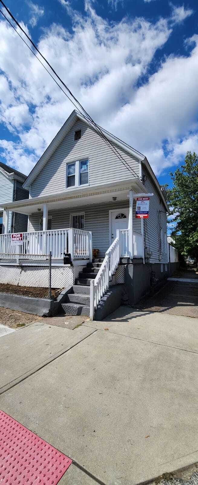 Building Photo - 117 N 6th St