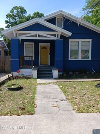 Building Photo - 554 W 18th St