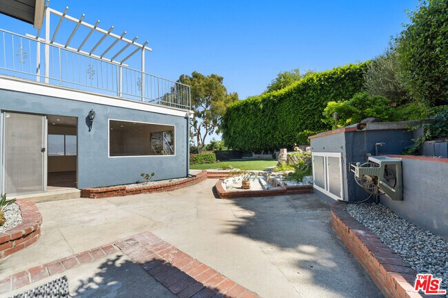 Building Photo - 5266 Veronica St