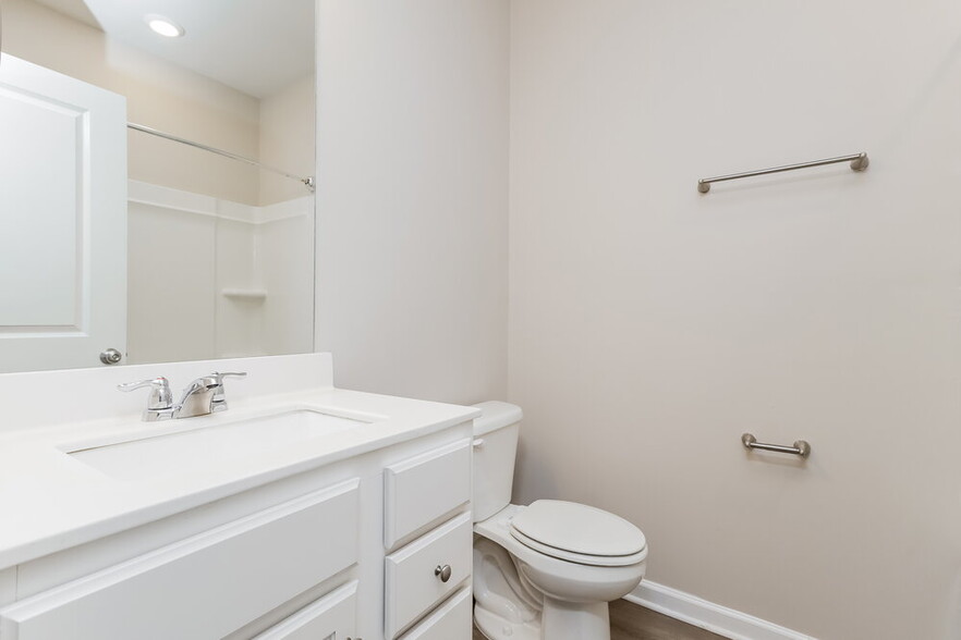 Building Photo - 319 Hamilton Pointe Dr