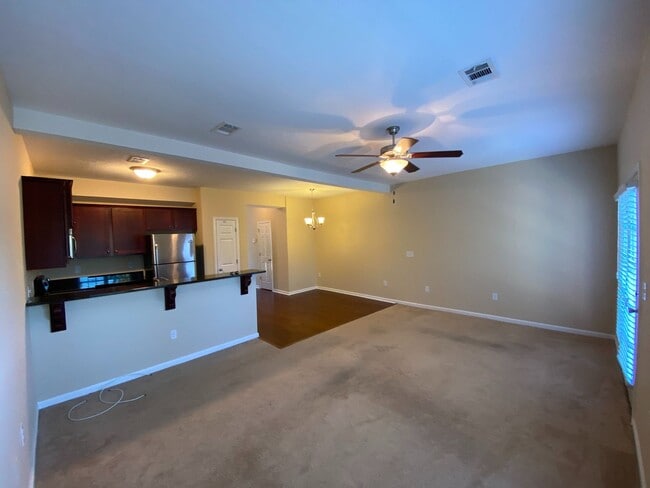 Building Photo - 2071 Reserve Ln