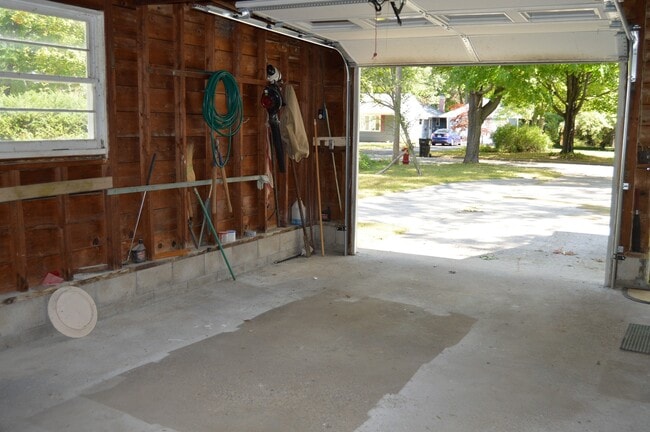 Building Photo - Spacious 3BR Home on Quiet Cul-de-Sac – Minutes from Downtown TC!