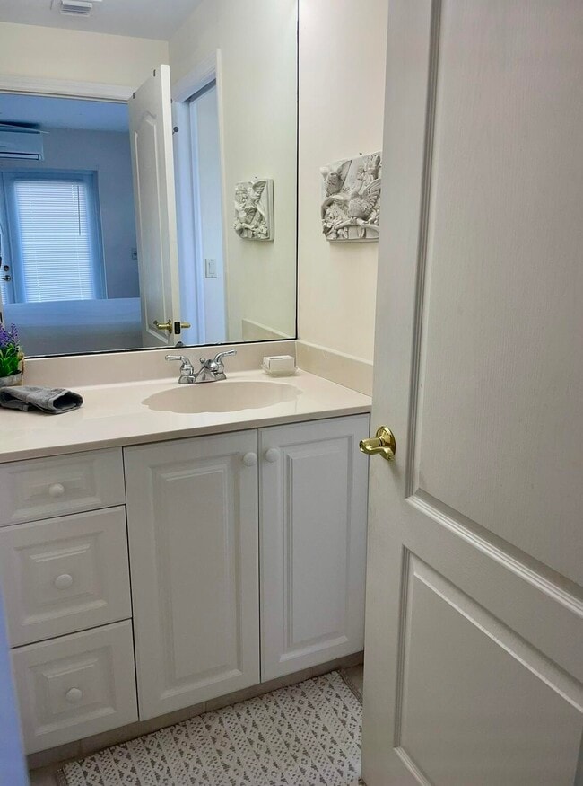 Building Photo - 950 Marble Way