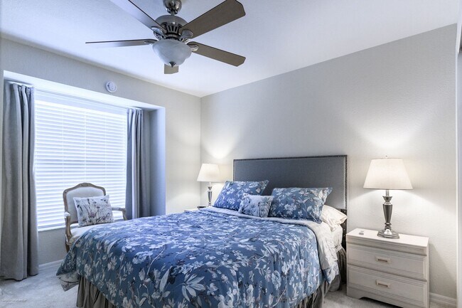 Building Photo - Turnkey Furnished Seasonal Rental – 2 Bedr...
