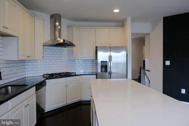 Building Photo - 25152 Sweet Myrtle Square