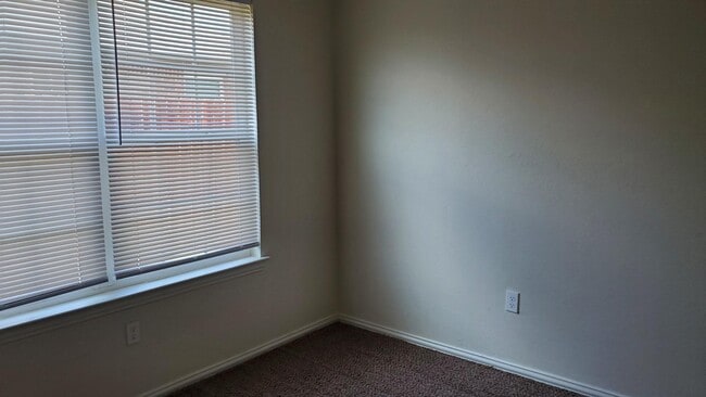 Building Photo - 3621 Scarlet Ln