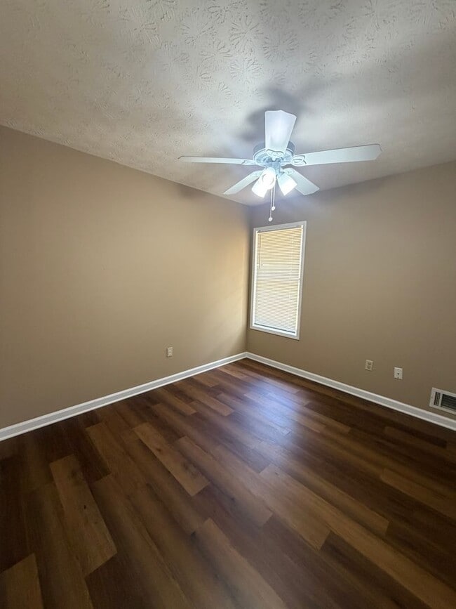 Building Photo - Charming Two-Story Home on a Corner Lot in Jonesboro