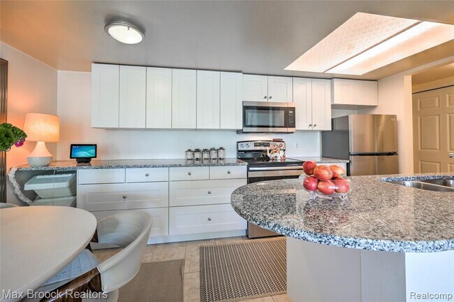 Building Photo - 35300 Woodward Ave