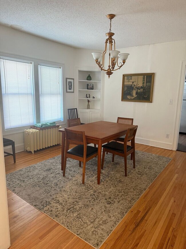 Building Photo - 1067-1069 Saint Clair Avenue