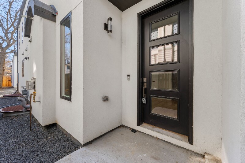 Building Photo - 1660 Colorado Blvd