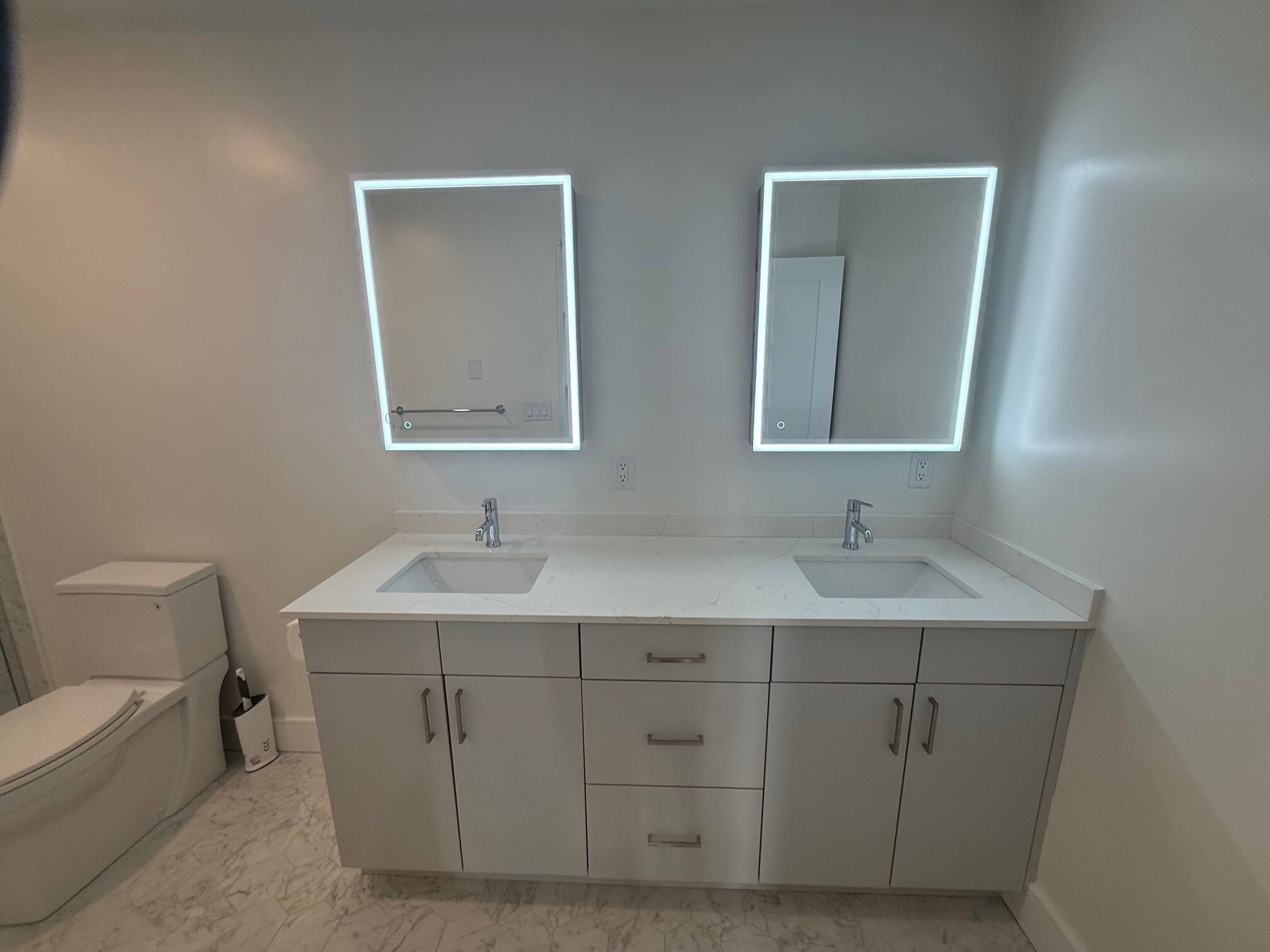 Building Photo - 1950 Washington St