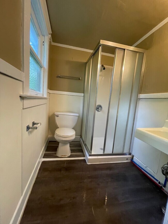 Building Photo - 516 N Porter St