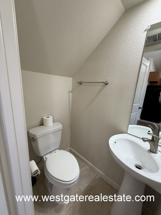 Building Photo - 703 Wood Sorrel Dr