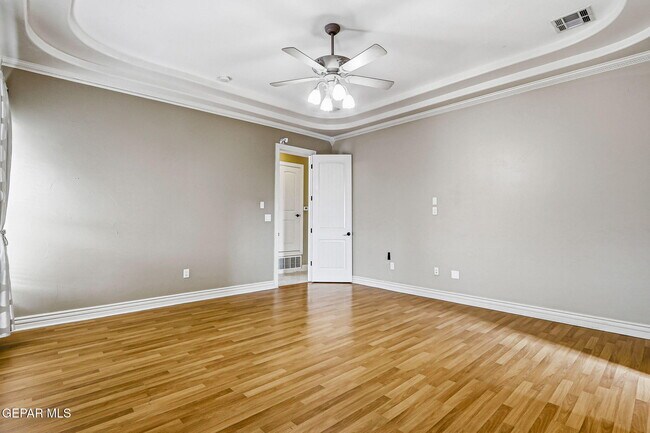 Building Photo - 724 Scott Ln