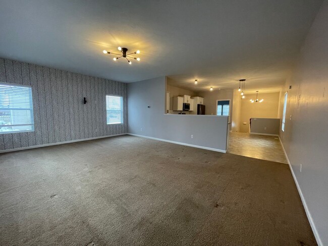 Building Photo - Three Bedroom Home in Kalamazoo