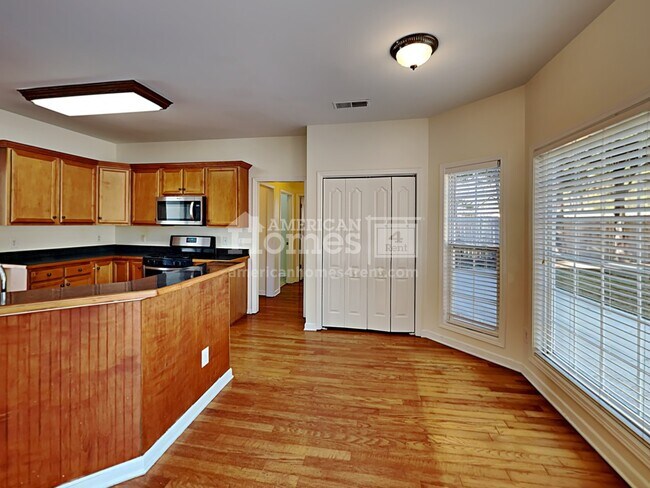 Building Photo - 3204 Chippewa Run NW