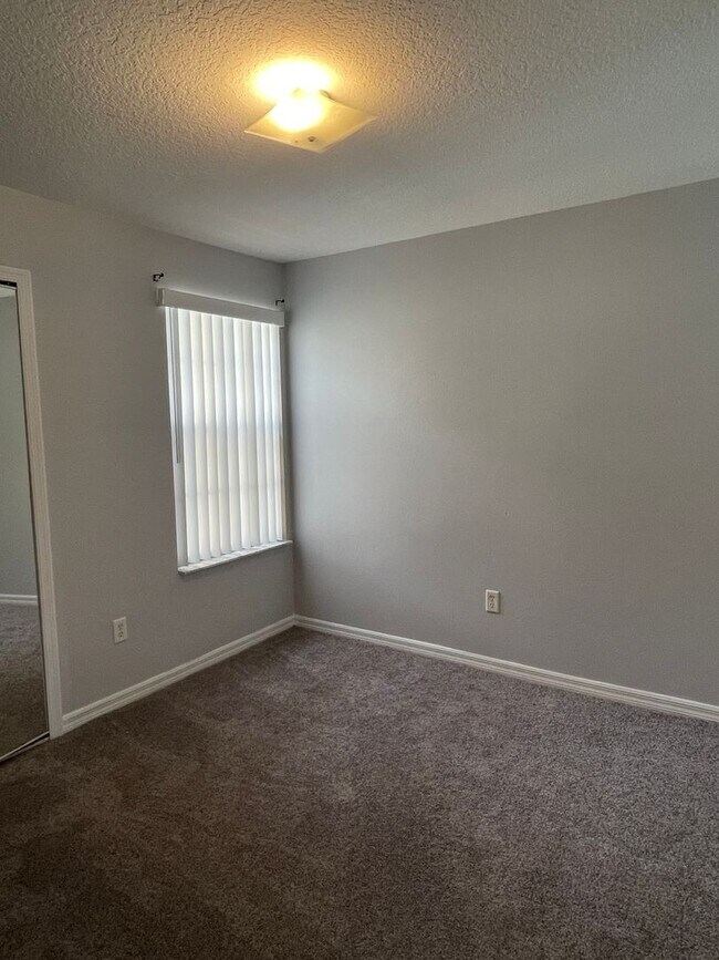 Building Photo - Charming 3-Bedroom, 2-Bath Condo in the Ga...