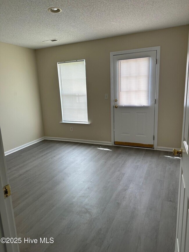 Building Photo - 4465 Magellan Ct