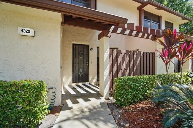 Building Photo - 4322 Carambola Cir N