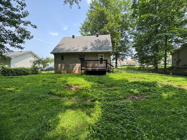 Building Photo - Cozy Single Family Home