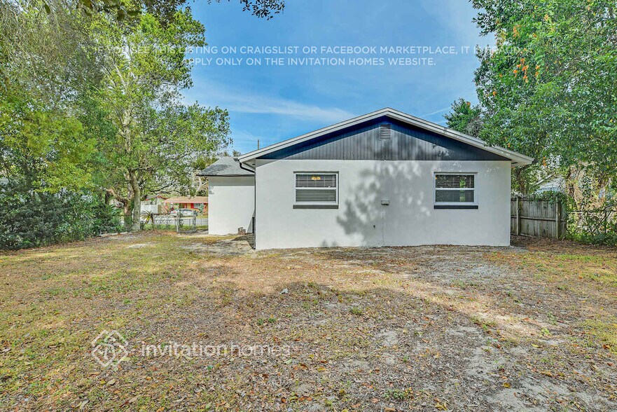 Building Photo - 6146 Balboa Dr