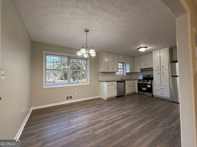 Building Photo - 7016 Adel Ln