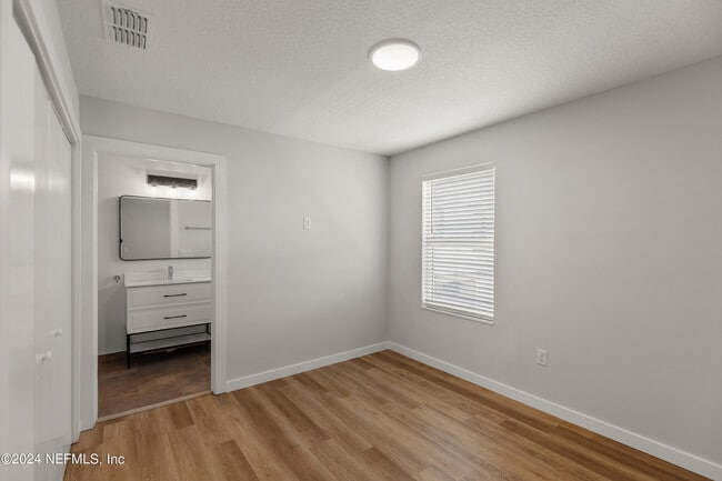 Building Photo - 223 19th St N