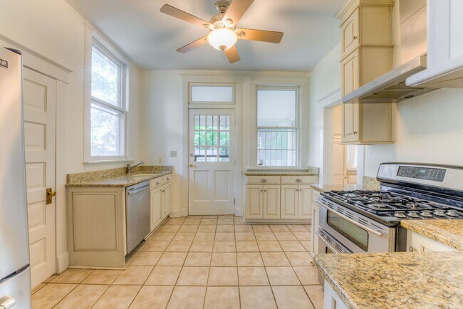 Building Photo - JULY MOVE IN SPECIAL - 1/2 OFF FIRST MONTH...