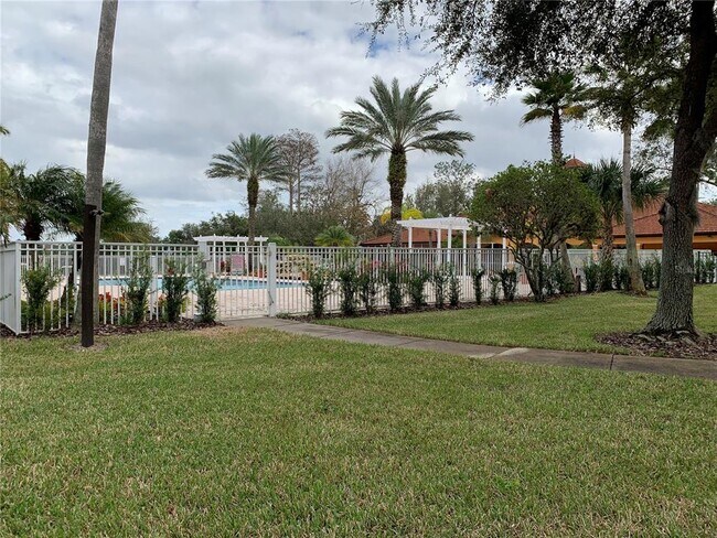 Building Photo - 5455 Vineland Rd