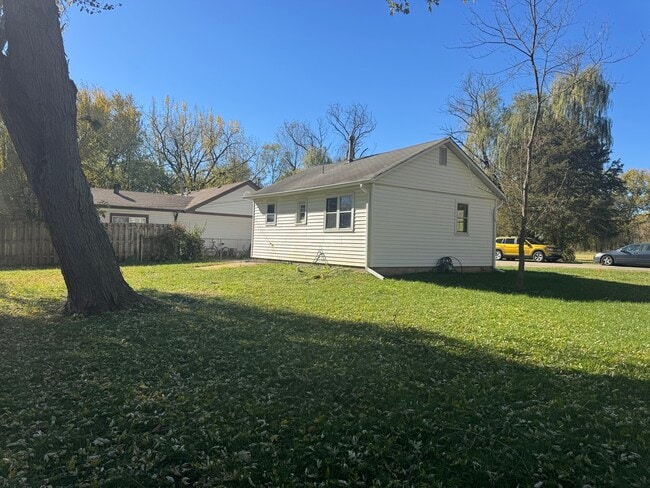 Building Photo - 26895 Bernice St