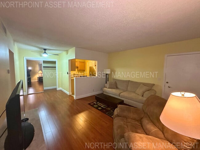 Building Photo - Welcome to charming 2-bedroom, 1-bathroom ...