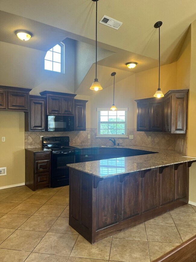 Building Photo - Great 3 Bedroom!