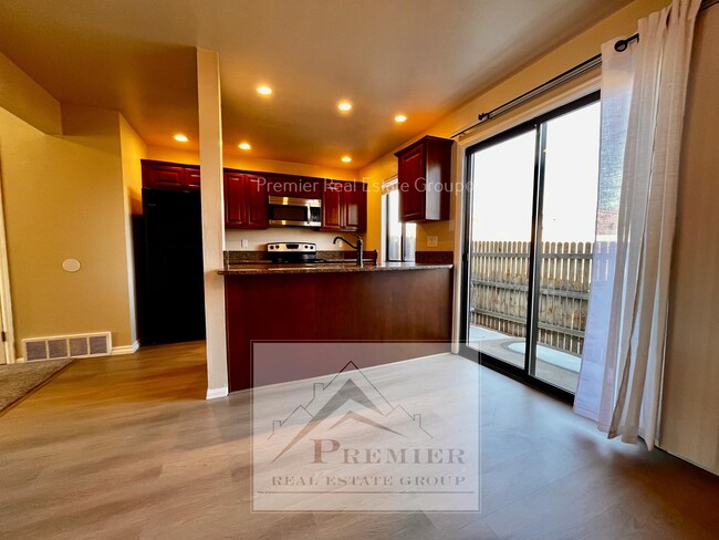 Building Photo - 806 London Green Way