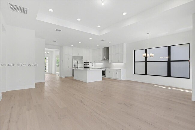 Building Photo - 8525 Crystal Downs Ave