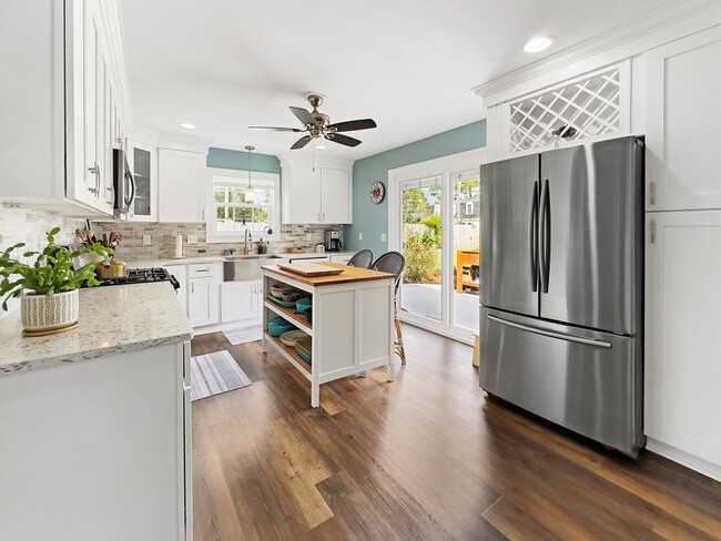 Building Photo - 103 Mimosa Ave