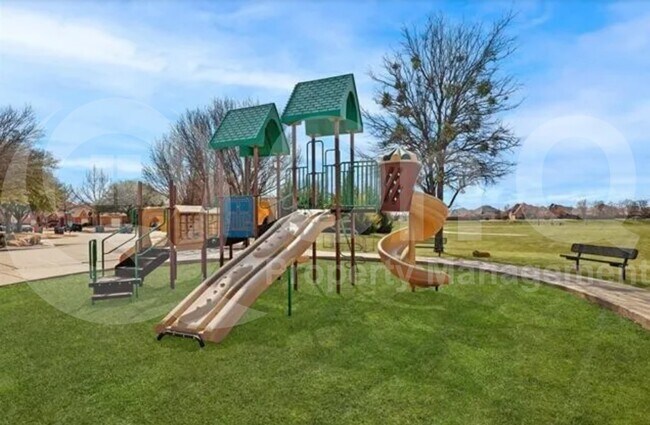Building Photo - 2208 Lanshire Dr