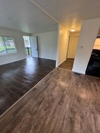 Building Photo - 2 BEDROOM 1 BATH MOBILE HOME FOR RENT