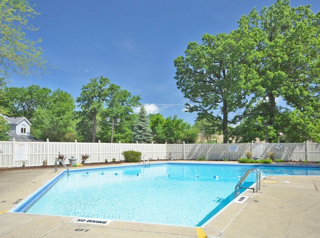 Building Photo - 190 S Wood Dale Rd