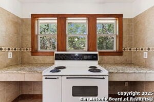 Building Photo - 807 Happy View