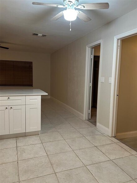 Building Photo - 7907 SW 3rd St