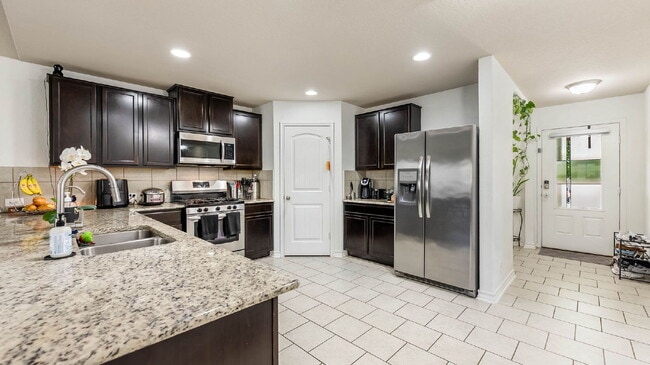 Building Photo - 2638 Willow Pond