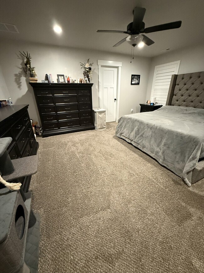 Building Photo - 46 S 2920 W