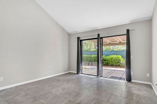 Building Photo - Beautiful single level home in Rancho Pena...