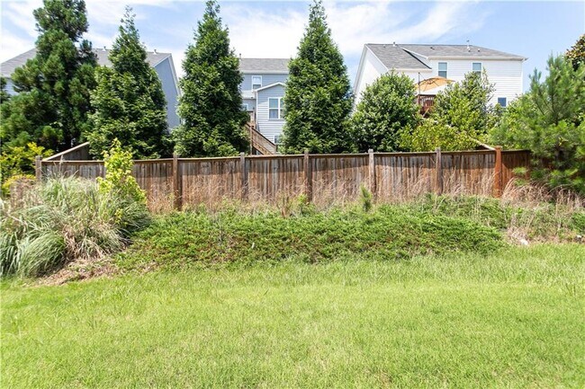 Building Photo - 302 Pebblestone Ln