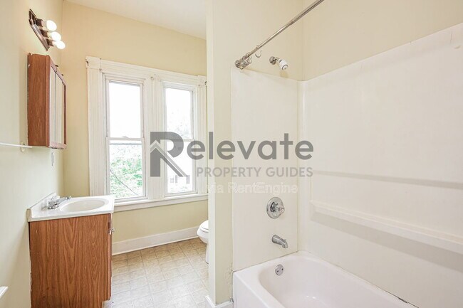 Building Photo - 1313 N 20th St