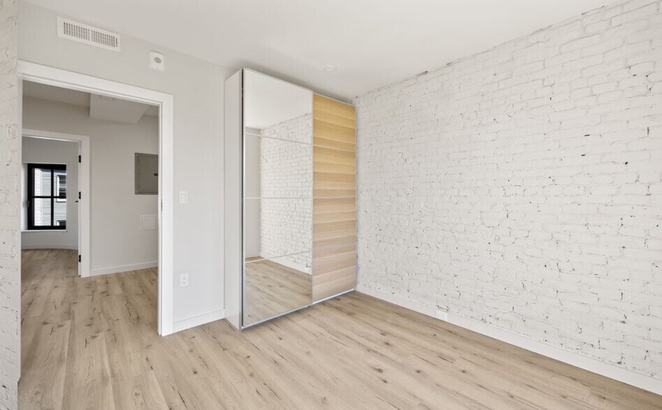 Building Photo - 17 Willow St